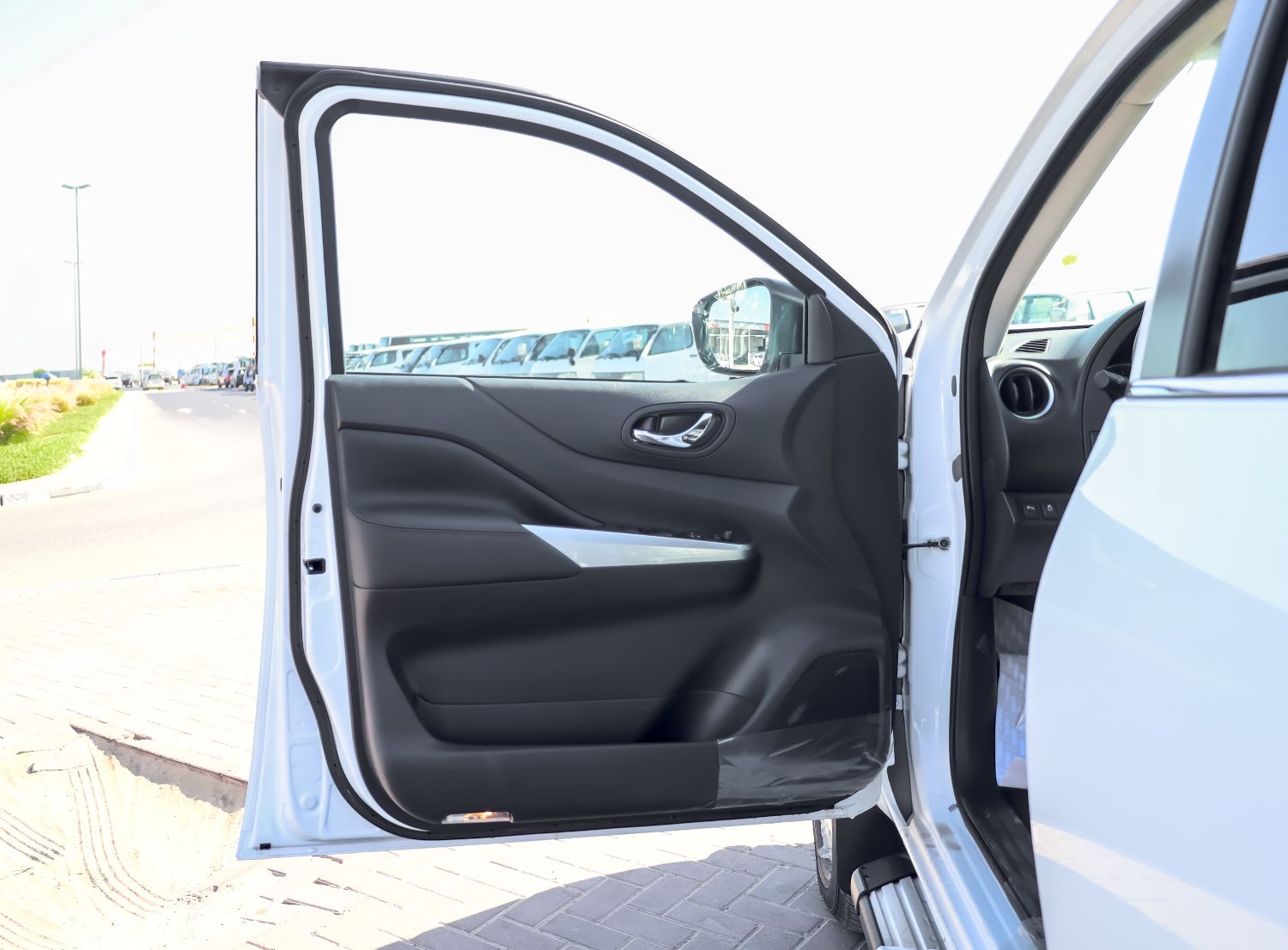 2025 Nissan Navara LE Petrol 2.5L