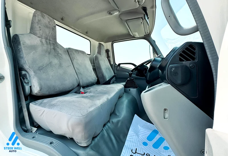 2019 Hino 300 916 Bare Chassis 4L