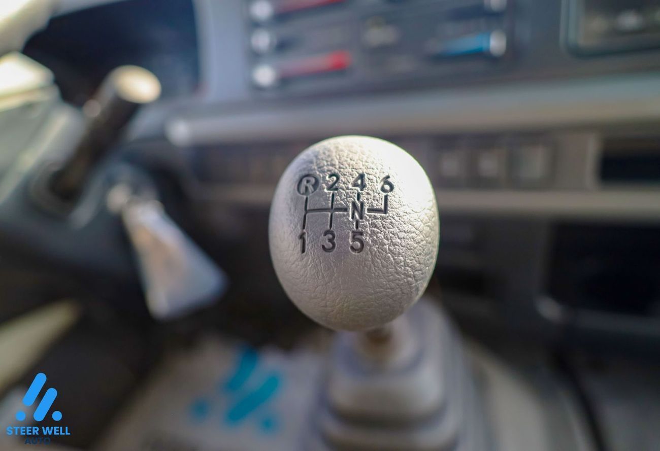 2025 Toyota Coaster 2.7L 23 Seater