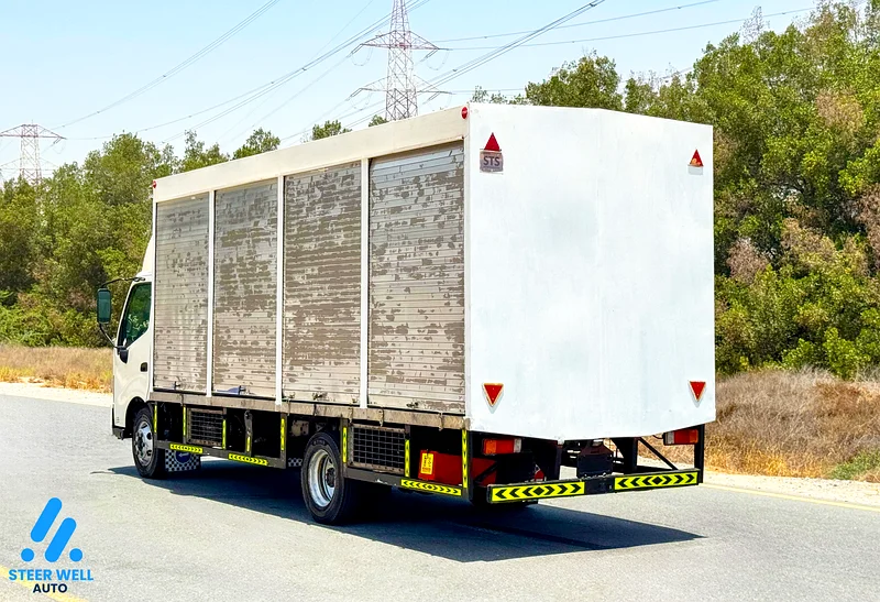 2019 Hino 300 916 Truck Shutter Box