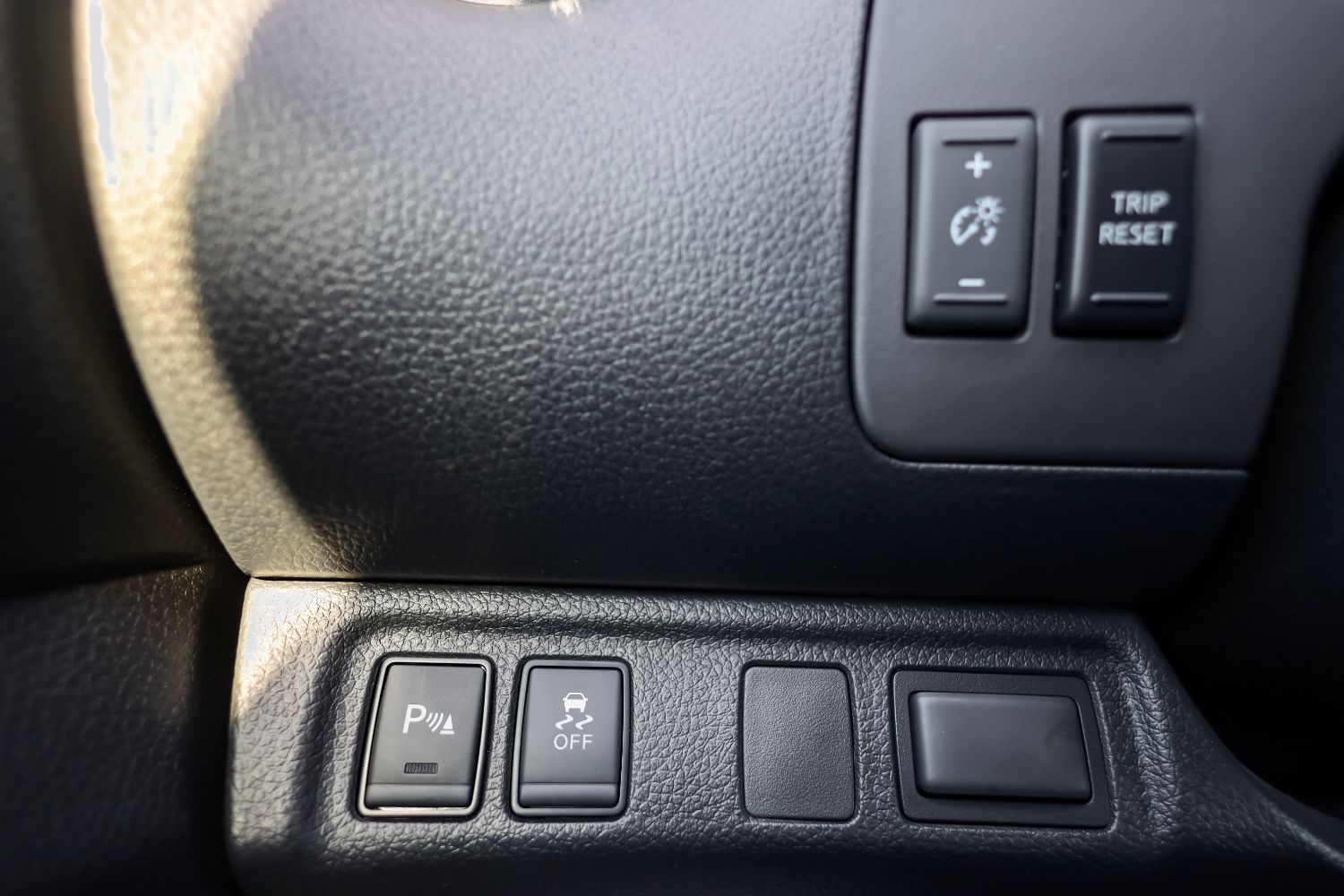 2025 Nissan Navara LE Petrol 2.5L