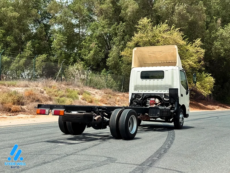 2019 Hino 300 916 bare chassis