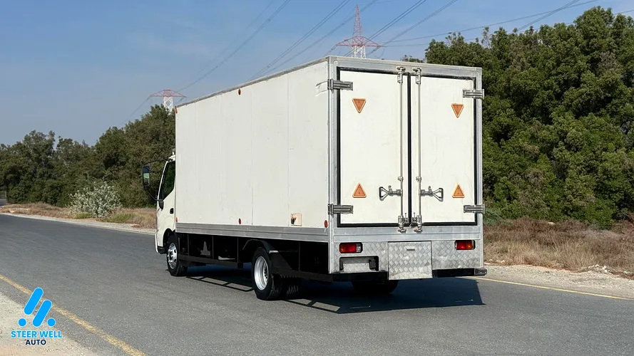 2019 HINO 300 916 Dry Insulated Box