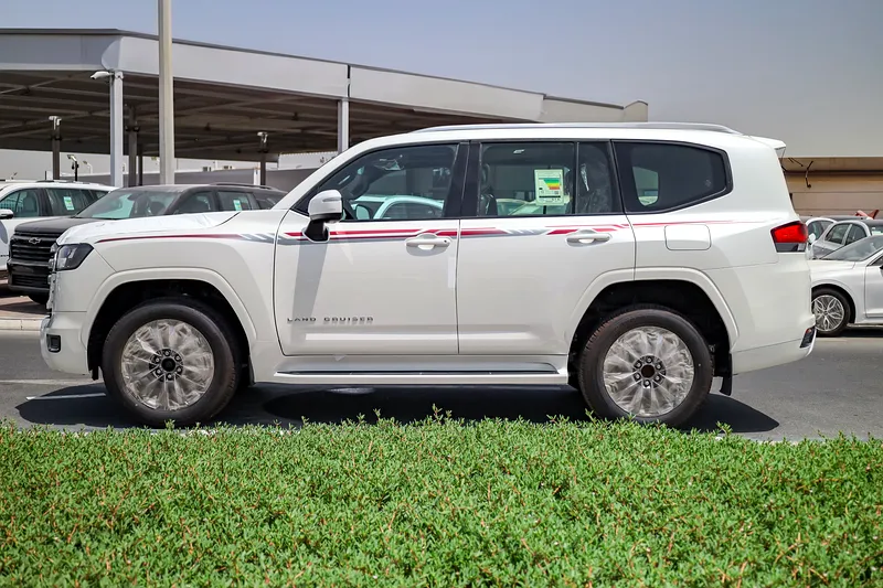 2025 Toyota Land Cruiser GXR