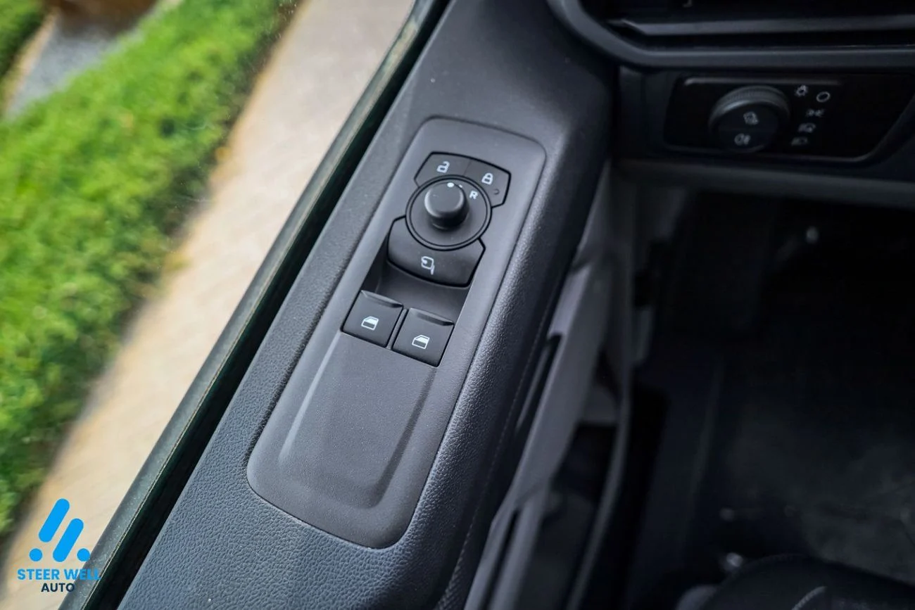 2025 Ford Transit Van 9 Seater