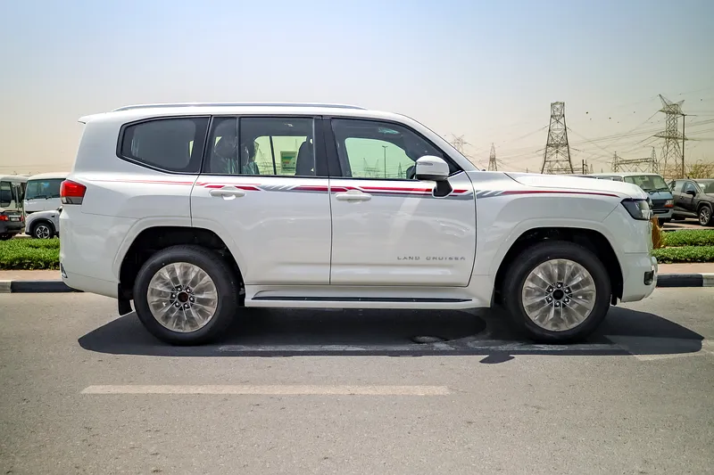 2025 Toyota Land Cruiser GXR