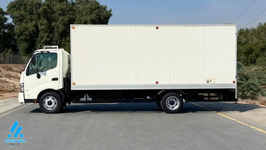 2019 HINO 300 916 Dry Insulated Box