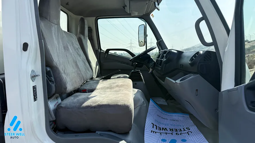 2019 HINO 300 916 Dry Insulated Box