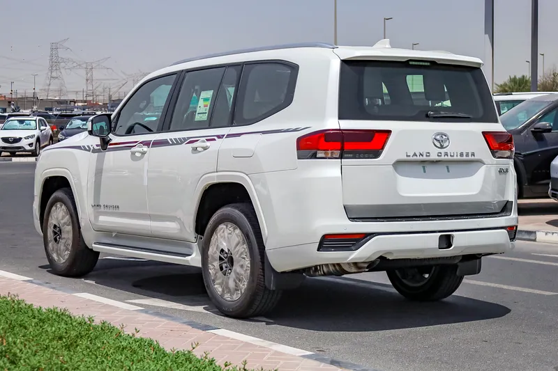 2025 Toyota Land Cruiser GXR