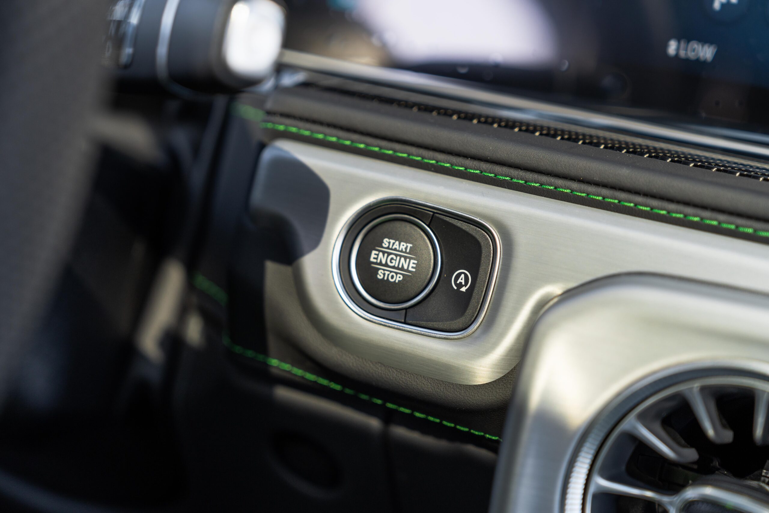 2025 Mercedes-Benz G500 | 3.0L