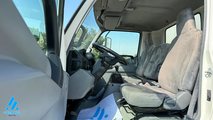 2019 HINO 300 916 Dry Insulated Box