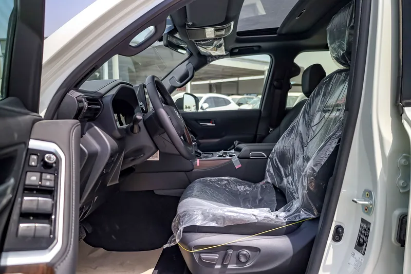 2025 Toyota Land Cruiser GXR
