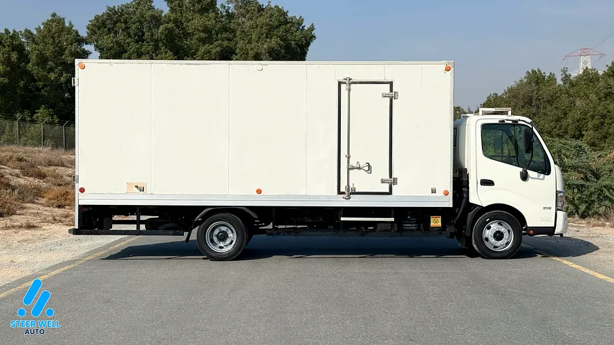 2019 HINO 300 916 Dry Insulated Box
