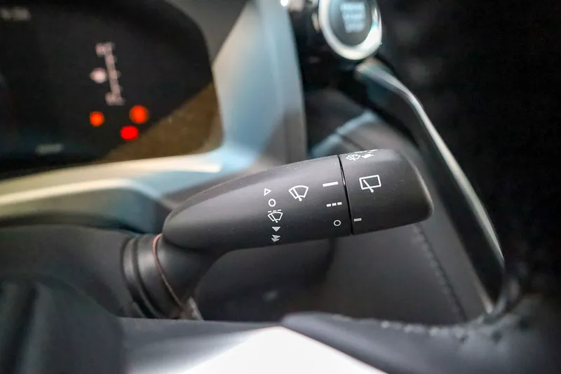 2025 Toyota Land Cruiser GXR