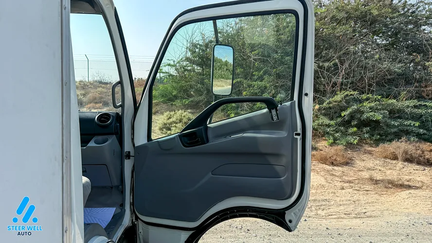 2019 HINO 300 916 Dry Insulated Box